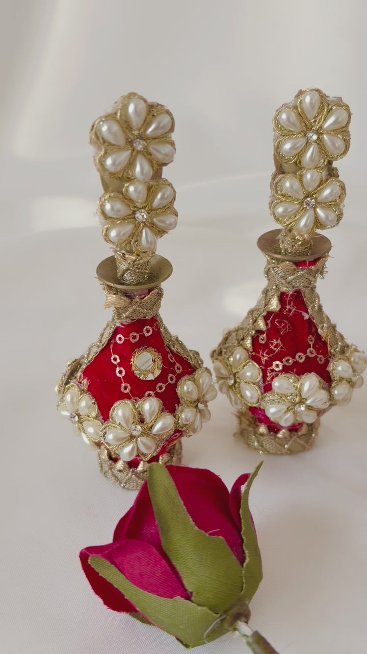 Red Traditional Surmadani – Decorative Kajol Holder with Pearls