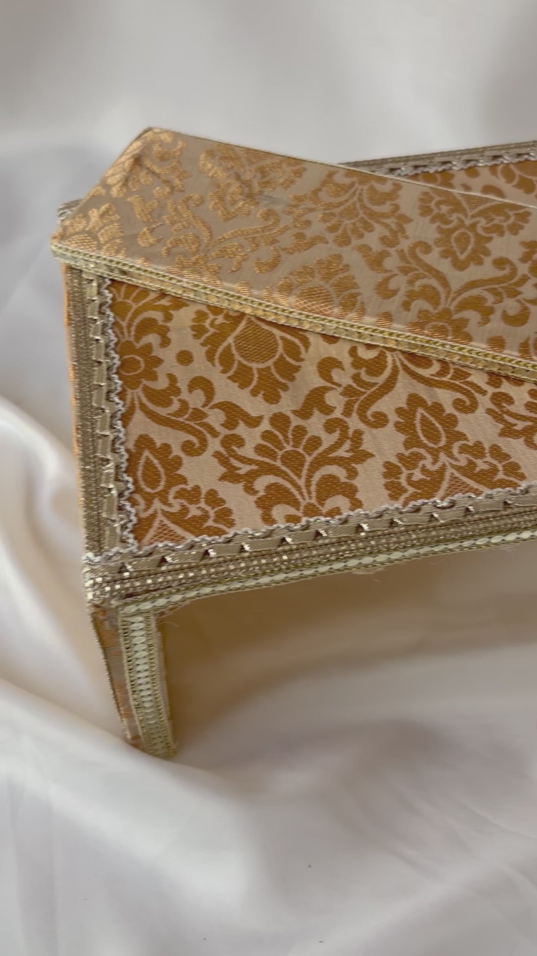 Traditional Maiyan Fatti Set – Gold Embroidered Punjabi Wedding Ceremony Set